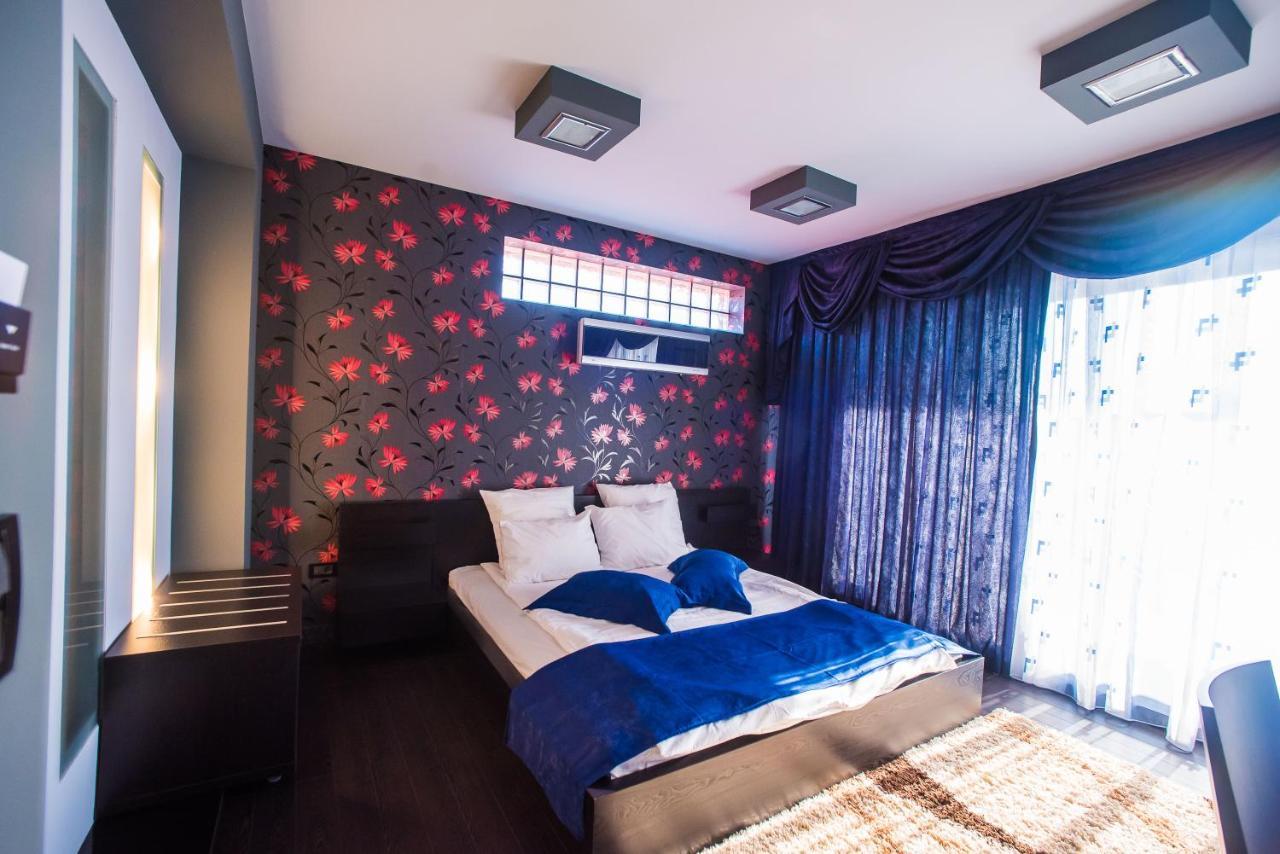 Simple Rooms Self Check In Бухарест Экстерьер фото